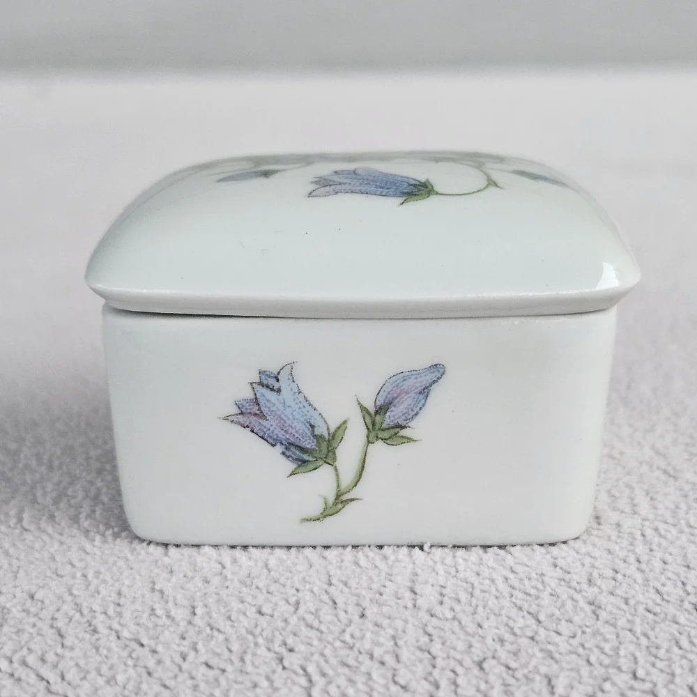 Limoges Rochard White Blue Floral Flower Small Trinket Jewlery Ring Box France